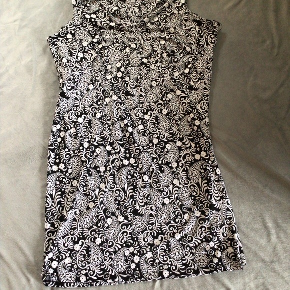 Plus size Sleeveless Dress - Picture 2 of 4